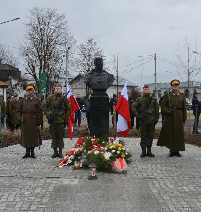 W Belsku Dużym odsłonięto popiersie pułkownika Jana Kozietulskiego. W 203 rocznicę jego śmierci