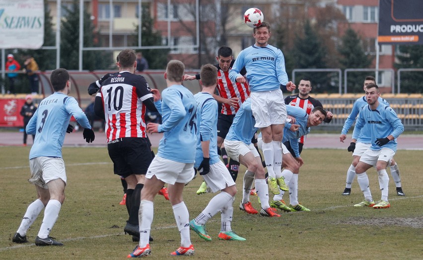 Resovia Rzeszów wygrywa u siebie z Wierną Małogoszcz 1:0....