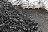 Takie są ceny węgla w powiecie staszowskim w listopadzie. Gdzie węgiel można kupić najtaniej? 