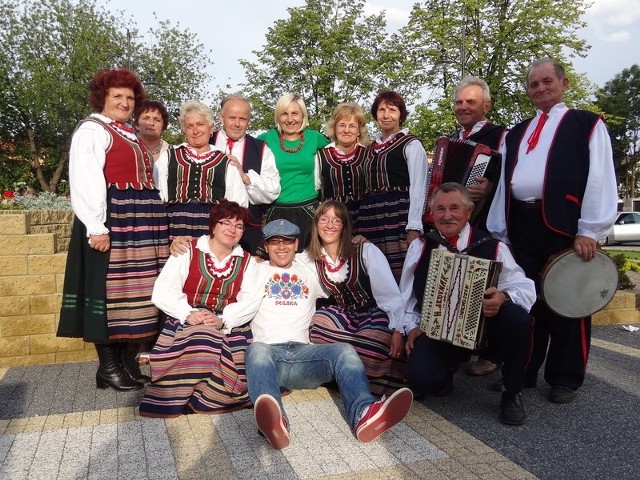 Na skaryszewskim Rynku zaśpiewała kapela Kalina z Marianowic koło Zakrzewa.