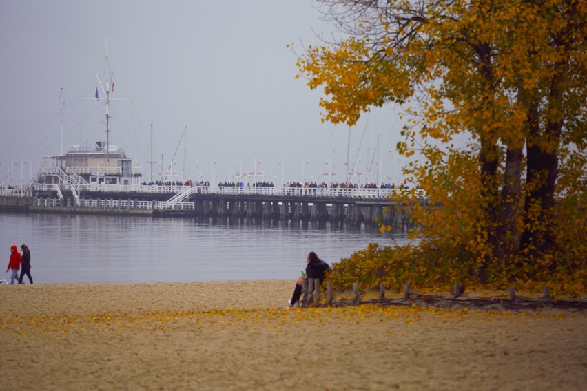 Sopot jesienią. Choć mgliście i nieco nostalgicznie, wciąż jest pięknie! Zdjęcia