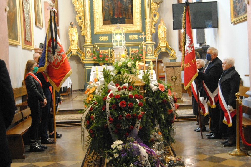 Msza święta pogrzebowa odbyła się w kościele Wniebowzięcia...