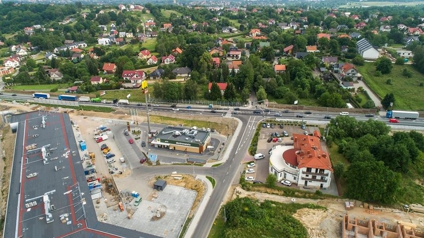 Wieliczka. Wreszcie bezpieczniej na skrzyżowaniu z DK 94.  Do przebudowy pójdzie także ulica Reformacka