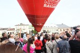 Balony nad Kielcami. Wielkie emocje przy starcie na Rynku i placu Wolności. Każdy chciał polecieć 