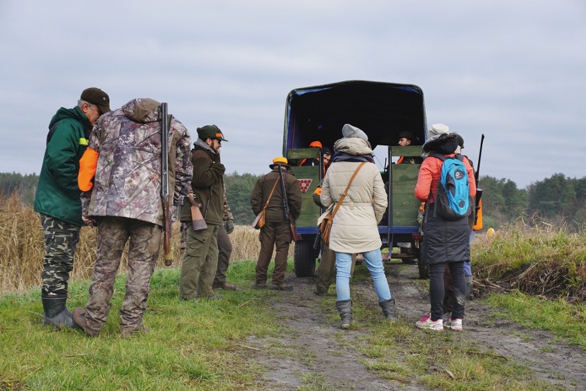 Blokada polowania w okolicach wsi Bójki. Ekolodzy kolejny raz pokrzyżowali plany myśliwym (WIDEO) 