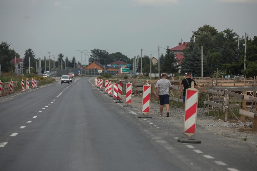 Proponowane stawki opłat za zajęcie pasa drogowego na drodze...