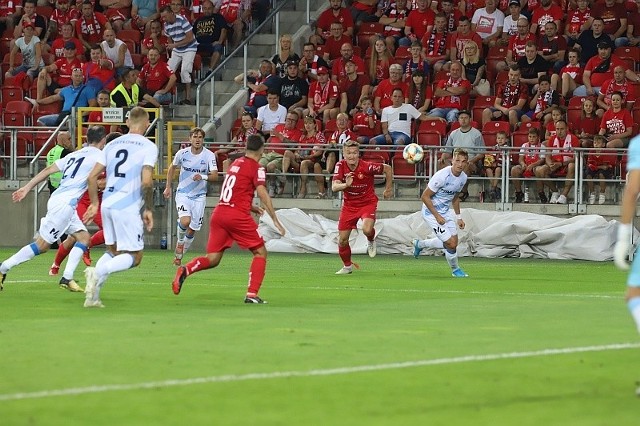 Marcel Pięczek zostaje w Widzewie