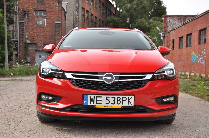 Opel Astra SportsTourer Elite...