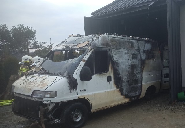 Pożar samochodu dostawczego w Gaboniu