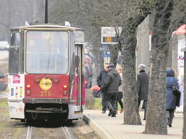 Korekty w rozkładach jazdy dotyczą m.in. linii tramwajowej nr 2 i 3. Z dokładnymi godzinami odjazdów możemy się zapoznać             na stronie internetowej urzędu miasta - torun.pl i Miejskiego Zakładu Komunikacji - mzk-torun.pl