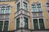 Kamienice na ulicy Wolności w Chorzowie. Zobaczcie te detale architektoniczne ZDJĘCIA