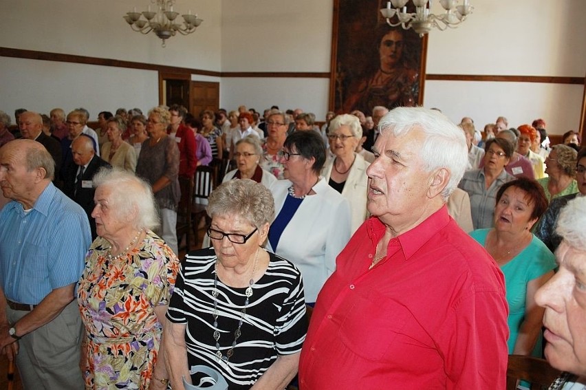 W Inowrocławiu spotkali się absolwenci nieistniejącego od 45 lat Liceum Pedagogicznego [zdjęcia]