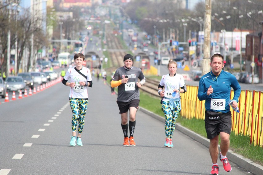 Półmaraton Dąbrowski 2019: prawie 1250 zawodników na trasie...