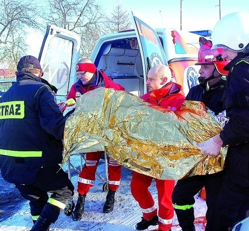 Wezwania do nowej karetki jeszcze na szczęście nie było. Ale podczas oficjalnego otwarcia stacji ratunkowej w Rymaniu odbył się pokaz akcji ratunkowej.