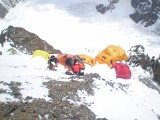 Wyprawa na K2. Polscy himalaiści idą innym szlakiem. Odstraszyły ich kamienie i lawiny