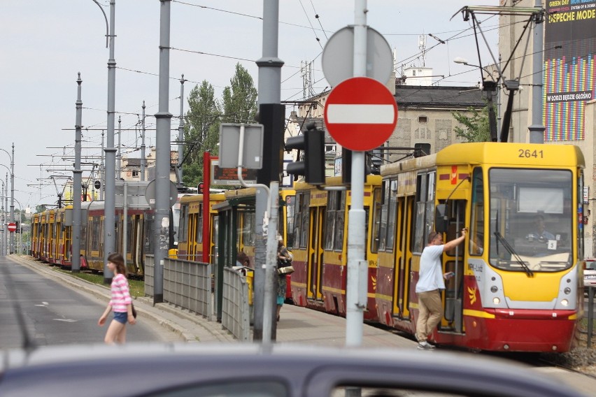 Uszkodzony pantograf w tramwaju linii 3 spowodował...