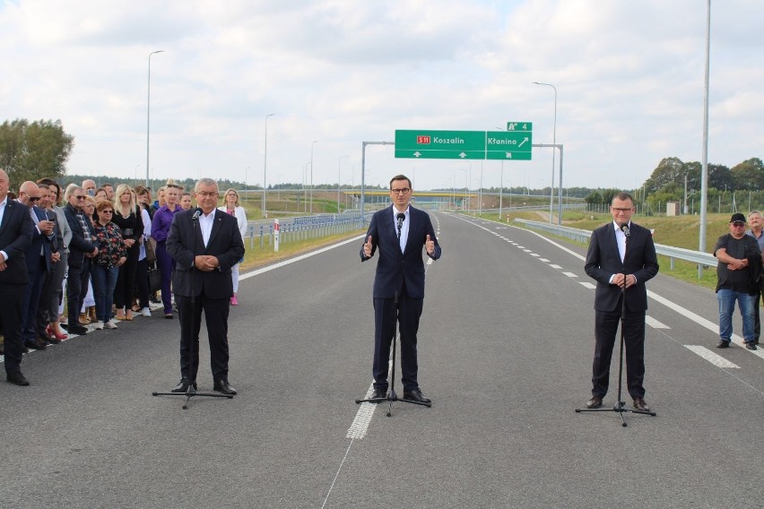 Od lewej: minister infrastruktury Andrzej Adamczyk, premier...