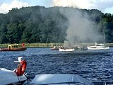 Jeziorak. Pożar jachtu na jeziorze. Na pokładzie było osiem osób. 10.08.2022 r.