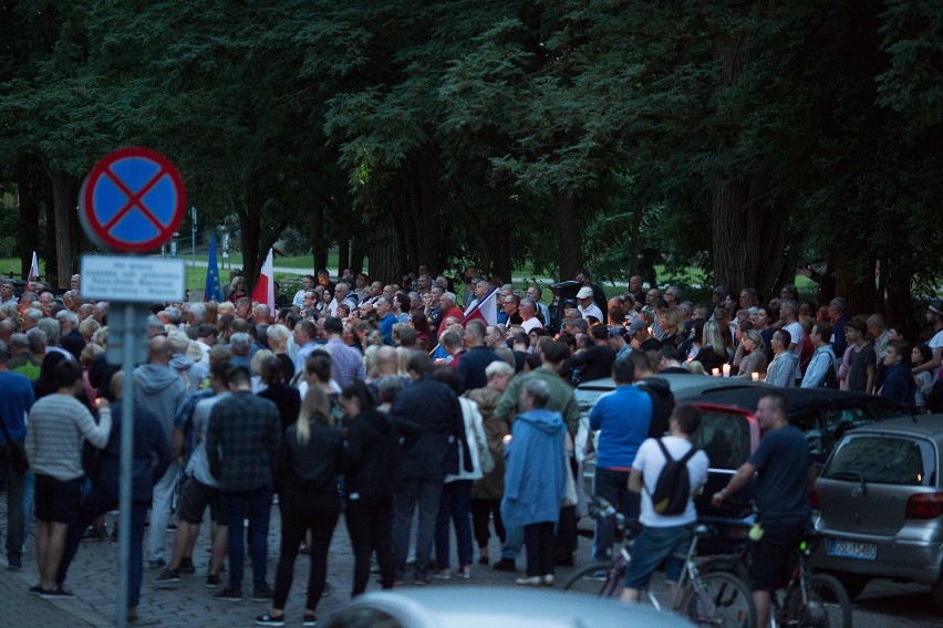 Demonstracja przed słupskim sądem