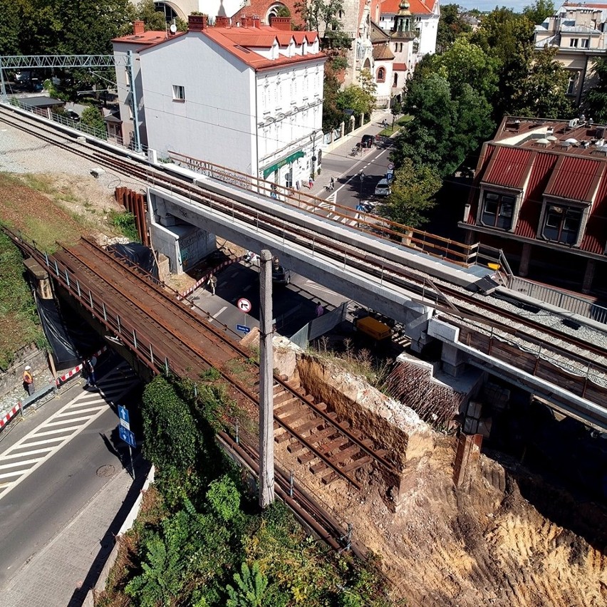 Kraków. Rozbiorą stary wiadukt kolejowy nad ulicą Kopernika [ZDJĘCIA]