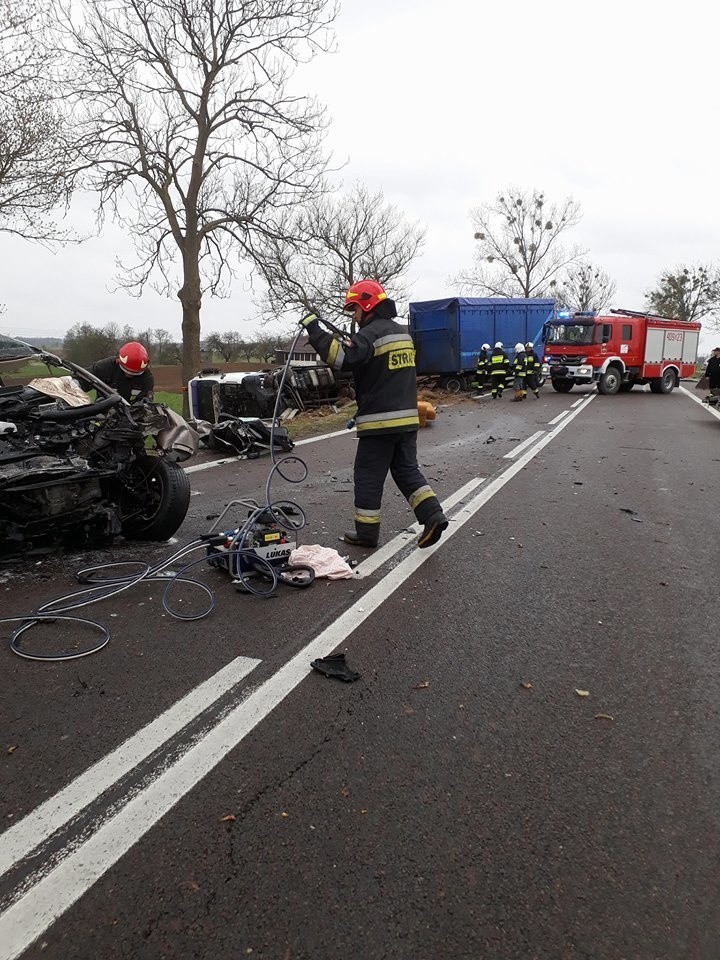 Tragiczny wypadek koło Augustowa. Zginął kierowca osobówki