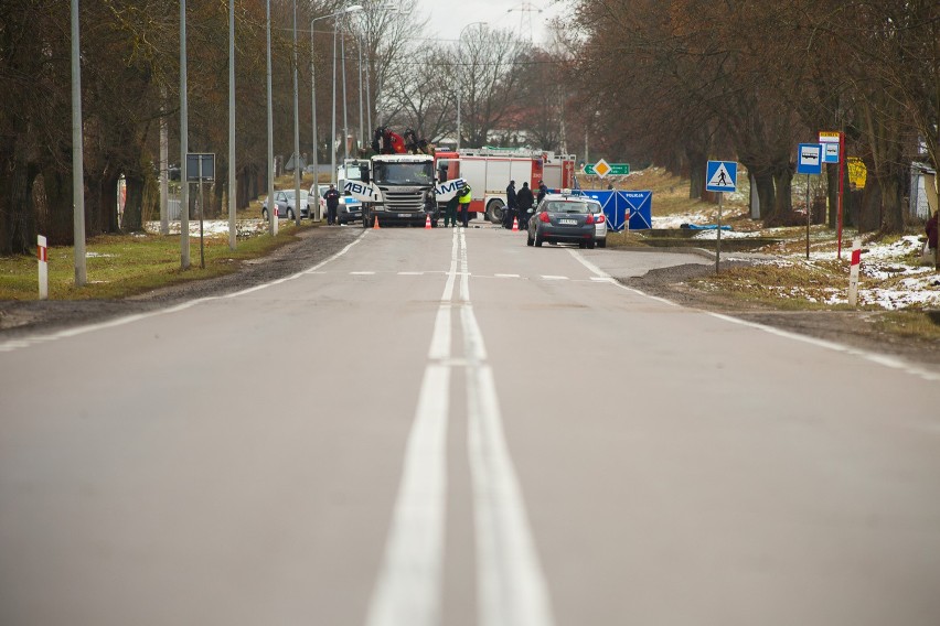 Śmiertelny wypadek w Fastach. Czołowe zderzenie toyoty ze...