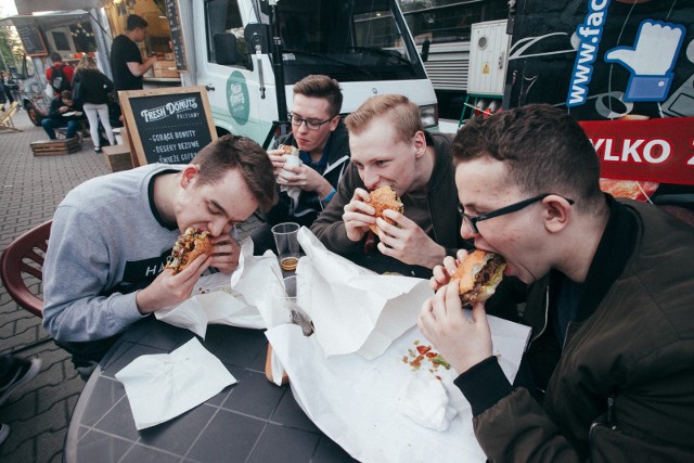 Impreza z food truckami towarzyszy także festiwalowi piwa Beergoszcz. Tak było 13 maja 2017 roku.