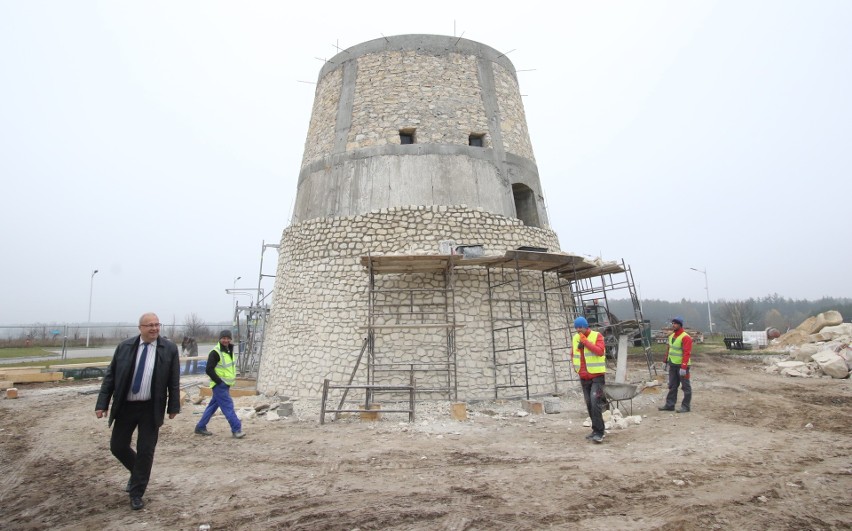 Słynny zabytkowy wiatrak w Krasocinie przejdzie renowację (WIDEO, zdjęcia)