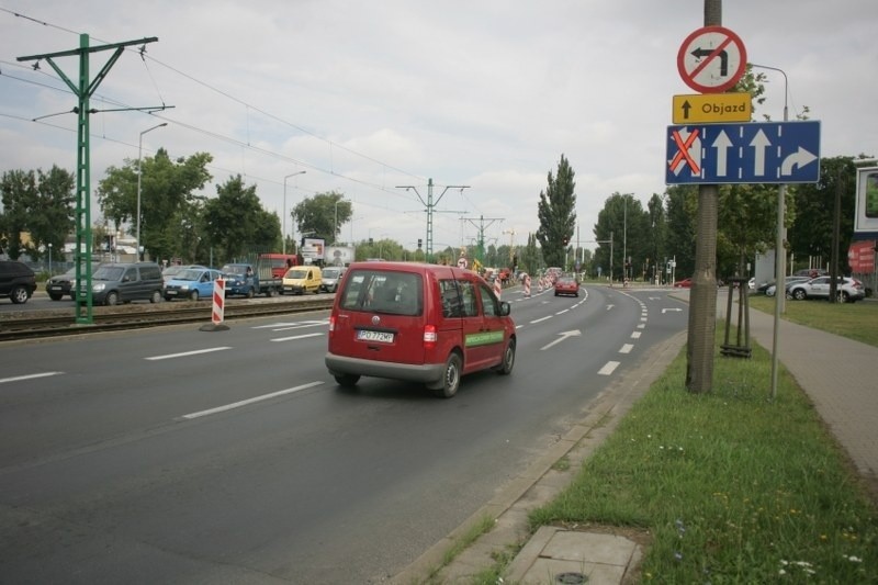 Remont torowiska na skrzyżowaniu Baraniaka i Jana Pawła II...