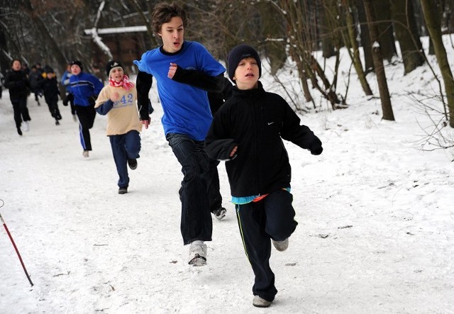 Bieg noworoczny w SzczecinieTysiąc uczniów wzielo udzial w noworocznym biegu.