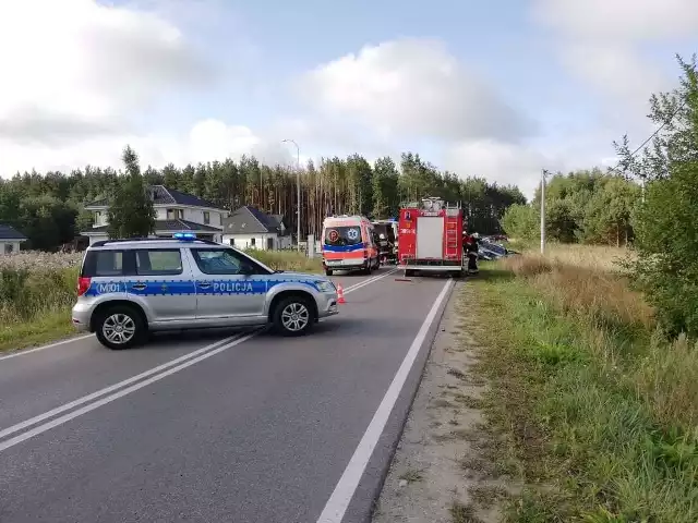 W piątek, po godzinie 7, strażacy z OSP Klepacze pojechali do wypadku dwóch samochodów osobowych (BMW i taksówki) w Klepaczach w stronę Niewodnicy Kościelnej.
