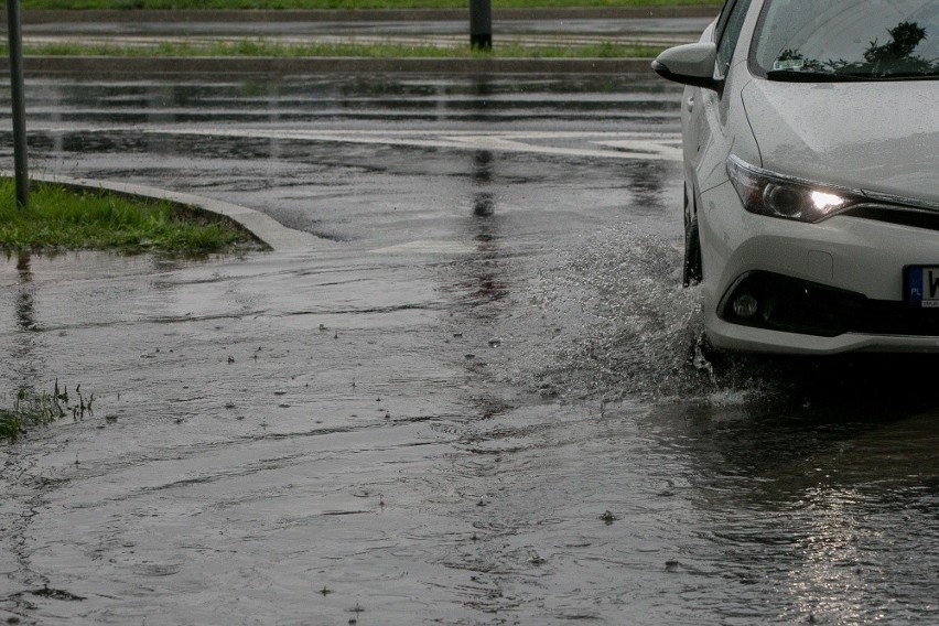 Fatalne prognozy dla Małopolski. Będzie mocno padać, mogą wylać rzeki [OSTRZEŻENIE IMGW]