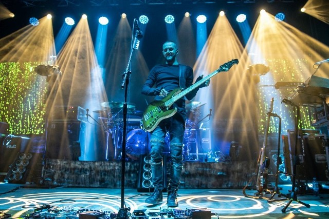 W sobotę w Poznaniu zagrał zespół Riverside. Wyprzedany koncert w klubie Tama był drugim przystankiem na trasie "Wasteland Tour 2018".Przejdź do kolejnego zdjęcia --->