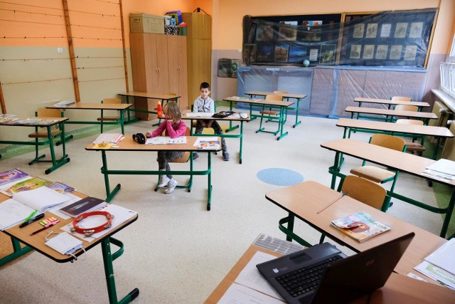 Ministerstwo Edukacji narodowej zapowiedziało powrót do szkół w formie stacjonarnej.