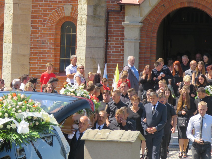 Uroczystości pogrzebowe w Wysokiej. Beatę i Kacperka żegnała...