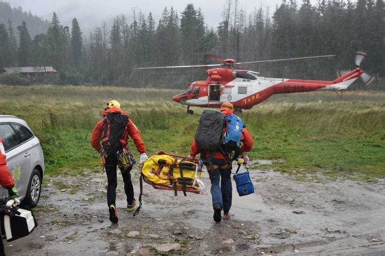 Burza w Tatrach. Zakopane w żałobie po tragedii. Ratownicy dalej szukają poszkodowanych