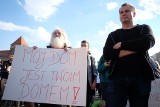 Manifestacja "Uchodźcy mile widziani" w Poznaniu [ZDJĘCIA]