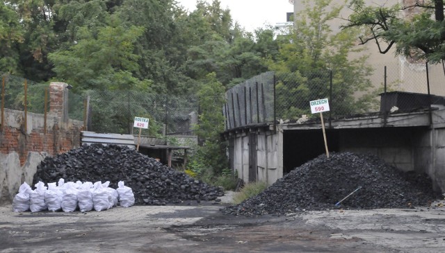 Hurtownicy alarmują: Boimy się, że zabraknie węgla. Kopalnie uspokajają odbiorców: Węgla będzie tyle, ile trzeba