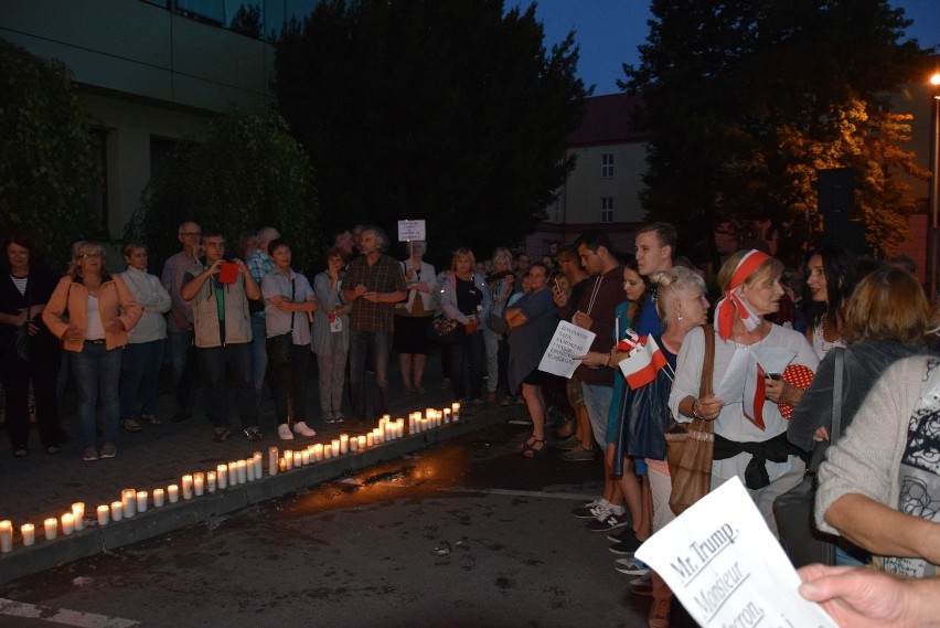 „Nie” dla zmian w sądownictwie. Sandomierzanie znowu protestowali   