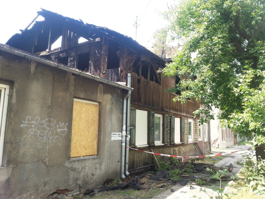 Tragiczny pożar w dwupiętrowym budynku na ul. Sokola na Górnej