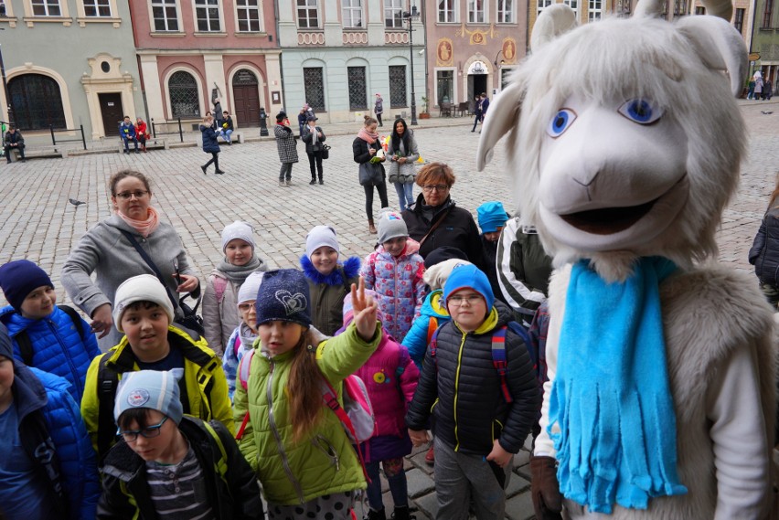 Dzień wagarowicza uczniowie spędzają dziś m. in. na......