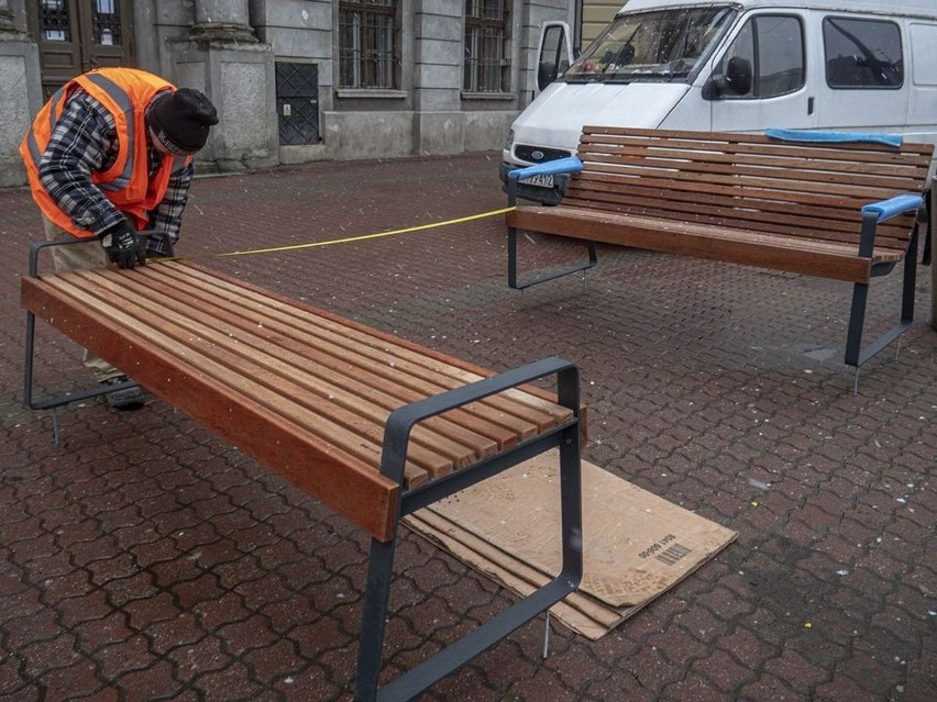 Mimo iż prace budowlane na placu Wolności jeszcze się nie...