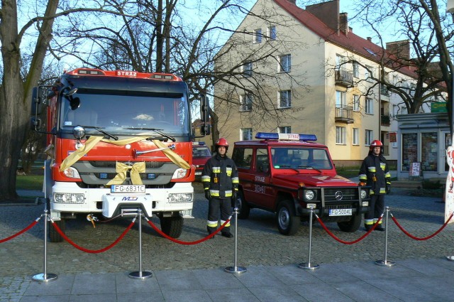 Nowy samochód, jego wyposażenie i dodatkowy sprzęt kosztowało 800 tys. zł.