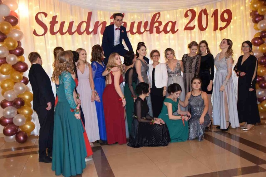 Studniówka 2019: III Liceum Ogólnokształcącego w Suwałkach w Astorii - cz. I (zdjęcia) 