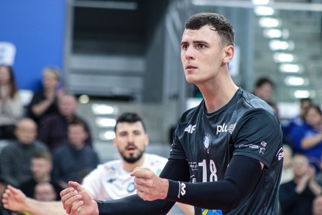 Maciej Nowowsiak gra w ekipie siatkarzy Enei Czarnych Radom na pozycji libero.