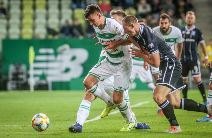 Znany napastnik z ekstraklasy na celowniku Widzewa. Strzelił Widzewowi dwa gole. Zdjęcia