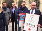 Apelują do radnych Rafała Dutkiewicza: Zagłosujcie za in vitro