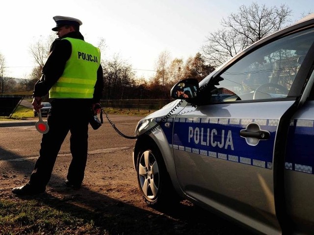 Już od piątku policjanci zapowiadają wzmożone kontrole na drogach.