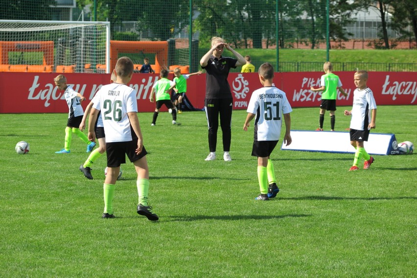 Program Certyfikacji Szkółek Piłkarskich z nowymi zasadami. Stadiony w Nysie i Prudniku będą remontowane