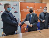 Umowa z wykonawcą podpisana! Rusza projektowanie a potem budowa S74 na odcinku od Mniowa do Kielc